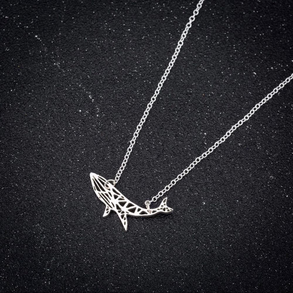 ❤️NEW Origami Whale Fish Ocean Animal Necklace - Picture 2 of 2